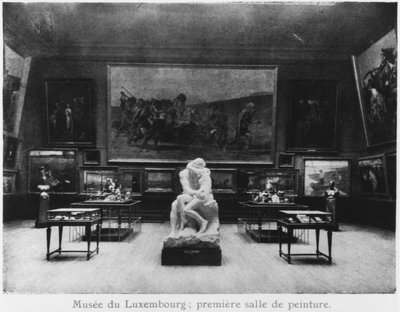 Eerste kamer van schilderijen met de Kus door Auguste Rodin, Musée du Luxembourg, Parijs, ca.1910 door French Photographer